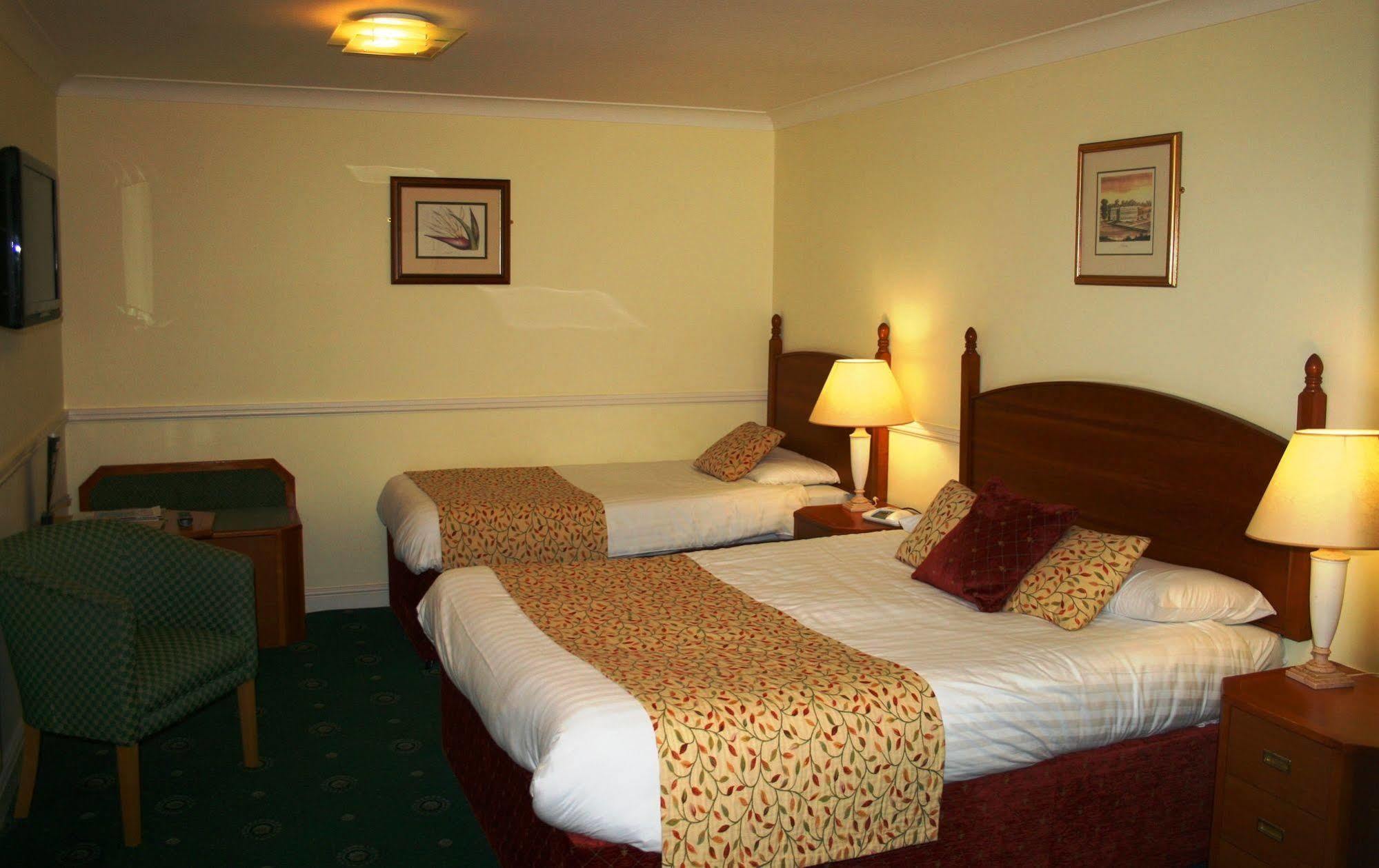 Queens Head Inn Nassington Esterno foto