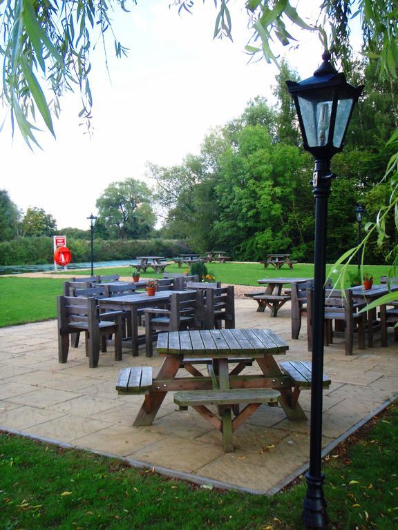 Queens Head Inn Nassington Esterno foto