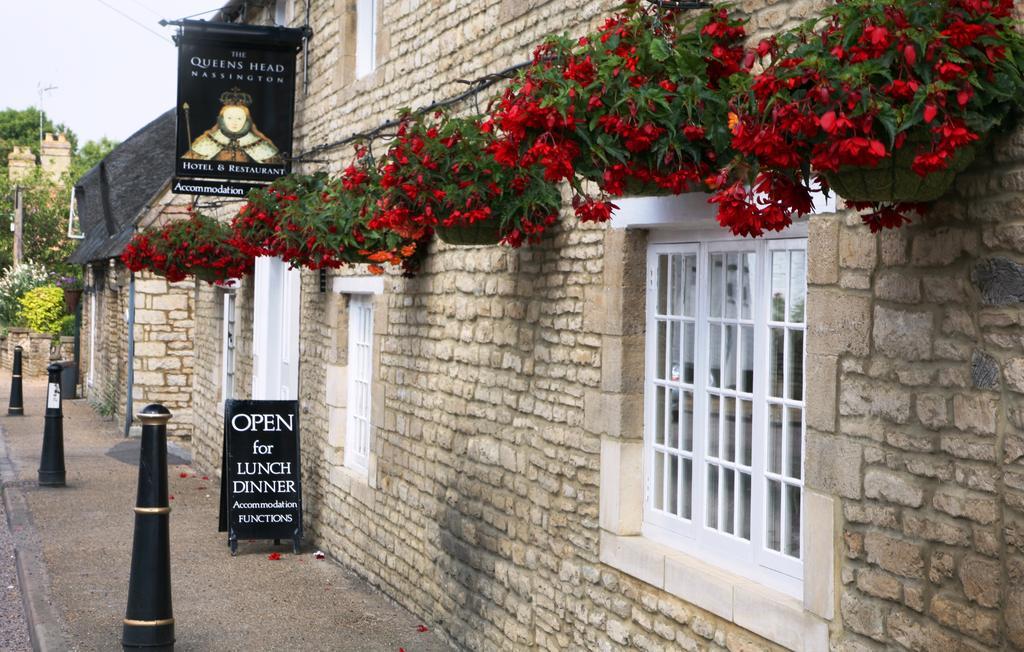 Queens Head Inn Nassington Esterno foto