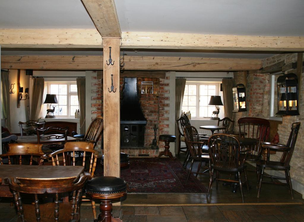 Queens Head Inn Nassington Esterno foto