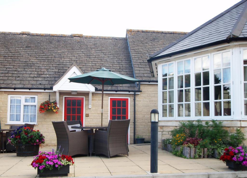 Queens Head Inn Nassington Esterno foto